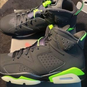Air jordan 6 retro electric green for sale size 9 good condition shoes worn once